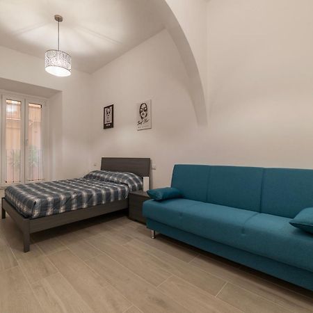 Terme Di Traiano Apartment - 10 Min Dal Colosseo Róma Kültér fotó