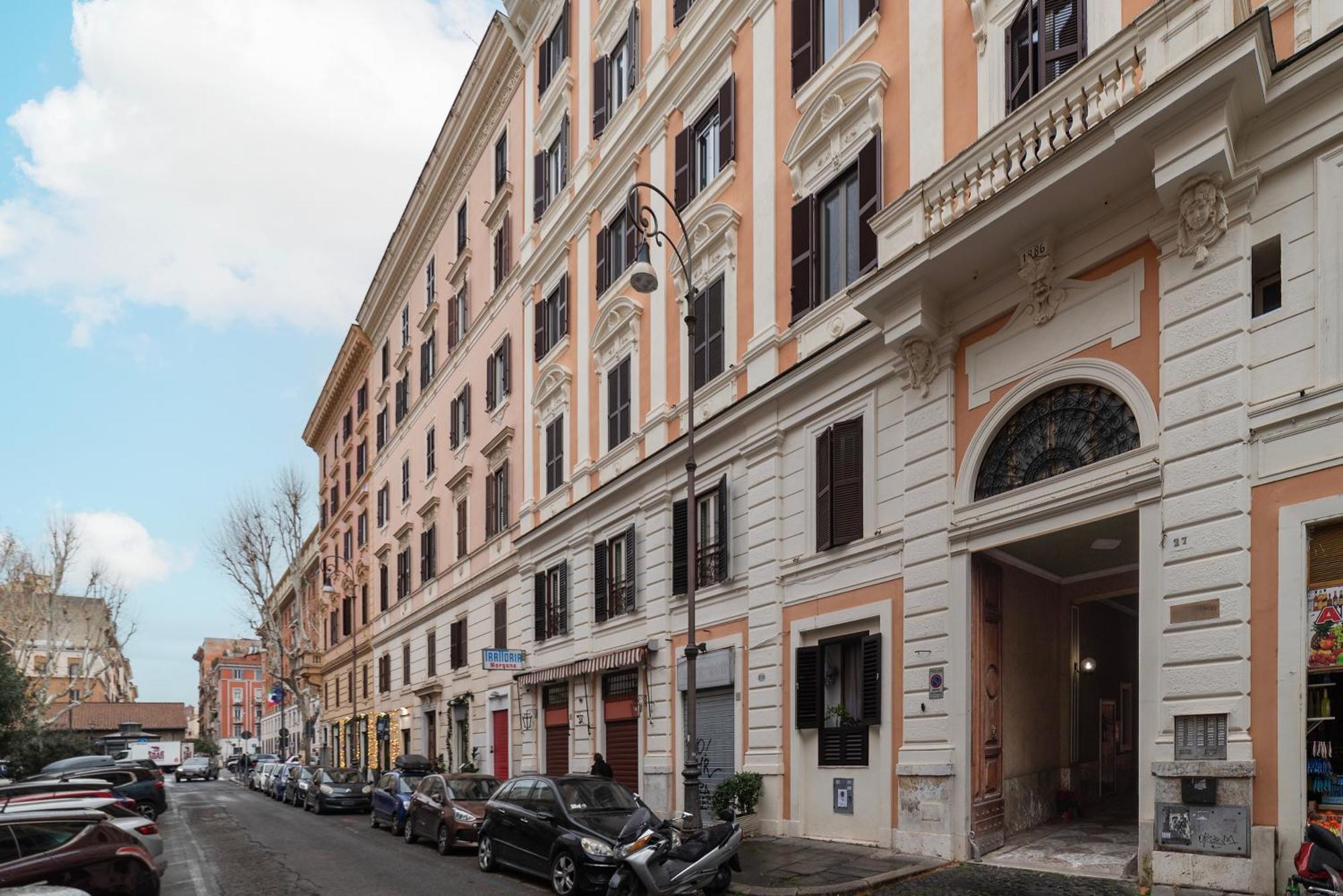 Terme Di Traiano Apartment - 10 Min Dal Colosseo Róma Kültér fotó